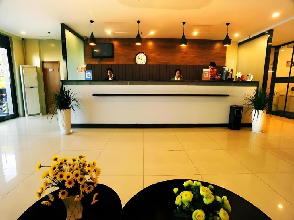 Jinjiang Inn Jinan Daminghu New Scenic Area Lishan Road מראה חיצוני תמונה