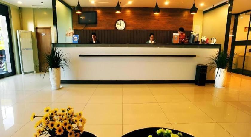Jinjiang Inn Jinan Daminghu New Scenic Area Lishan Road מראה חיצוני תמונה